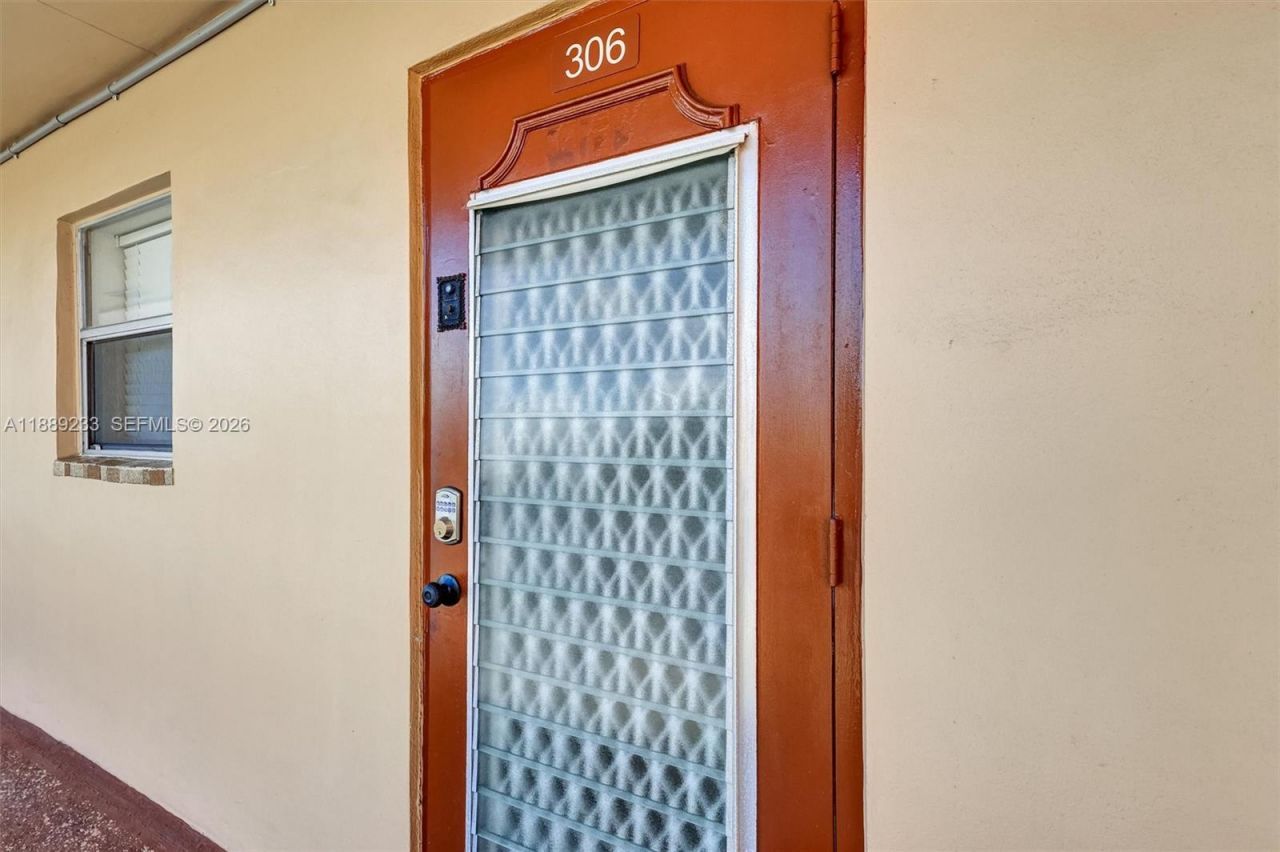 9010 Sunrise Lakes Blvd, Unit 306, Sunrise, FL 33322 Photo