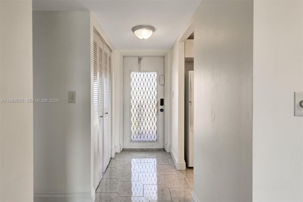 9010 Sunrise Lakes Blvd, Unit 306, Sunrise, FL 33322 Photo