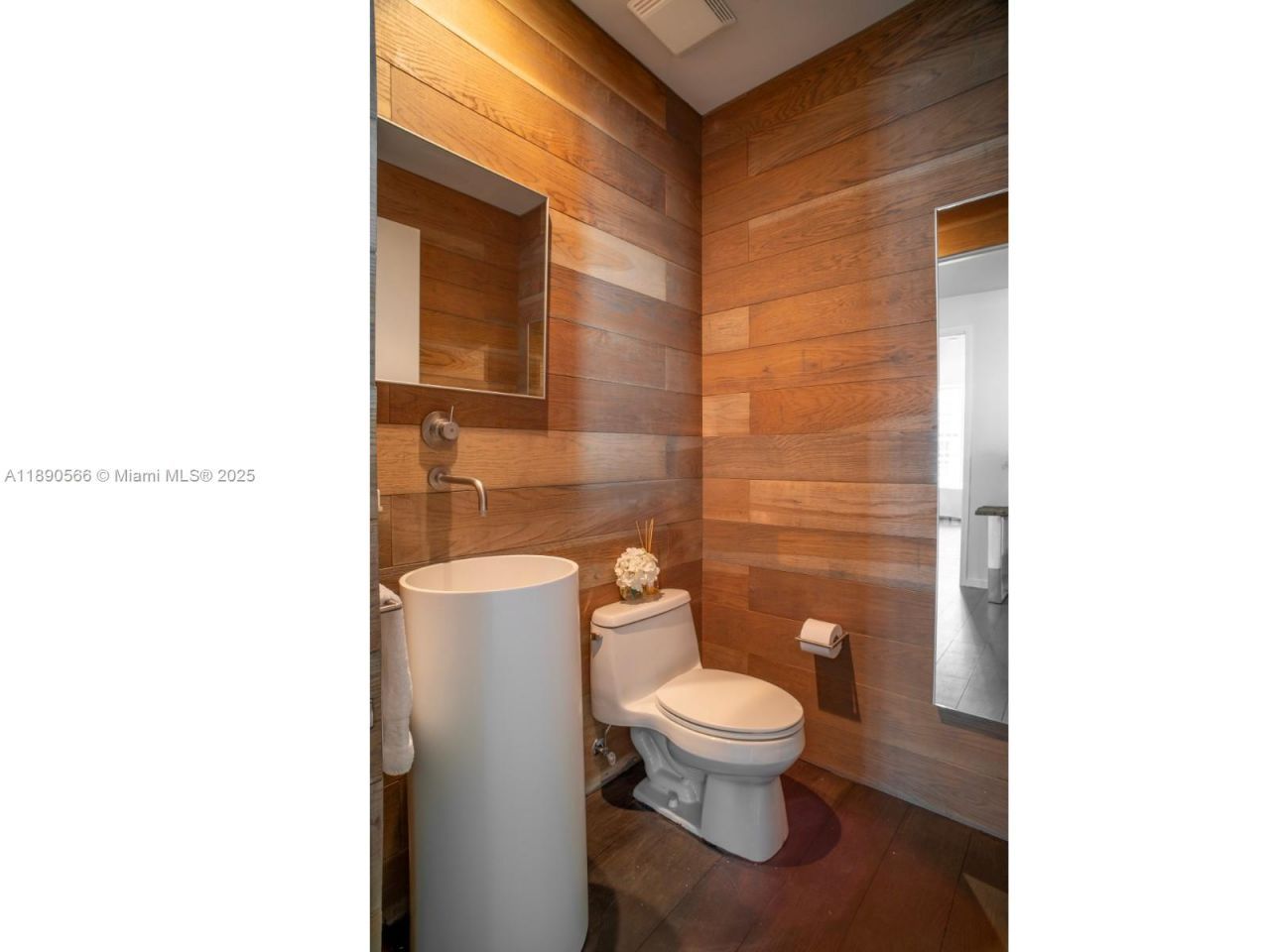 900 Brickell Key Blvd, Unit 2204, Miami, FL 33131 Photo