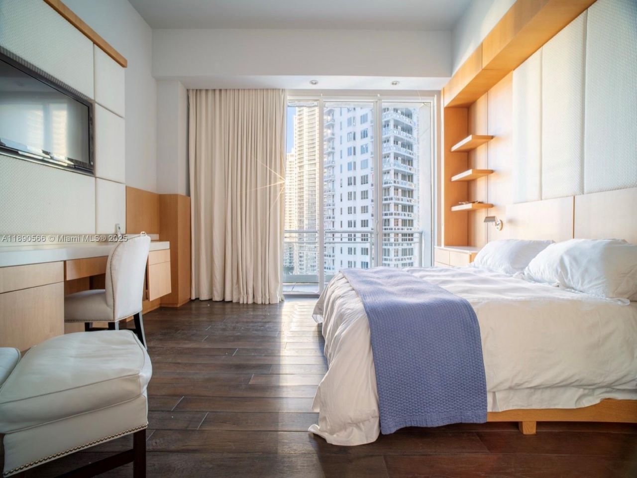 900 Brickell Key Blvd, Unit 2204, Miami, FL 33131 Photo