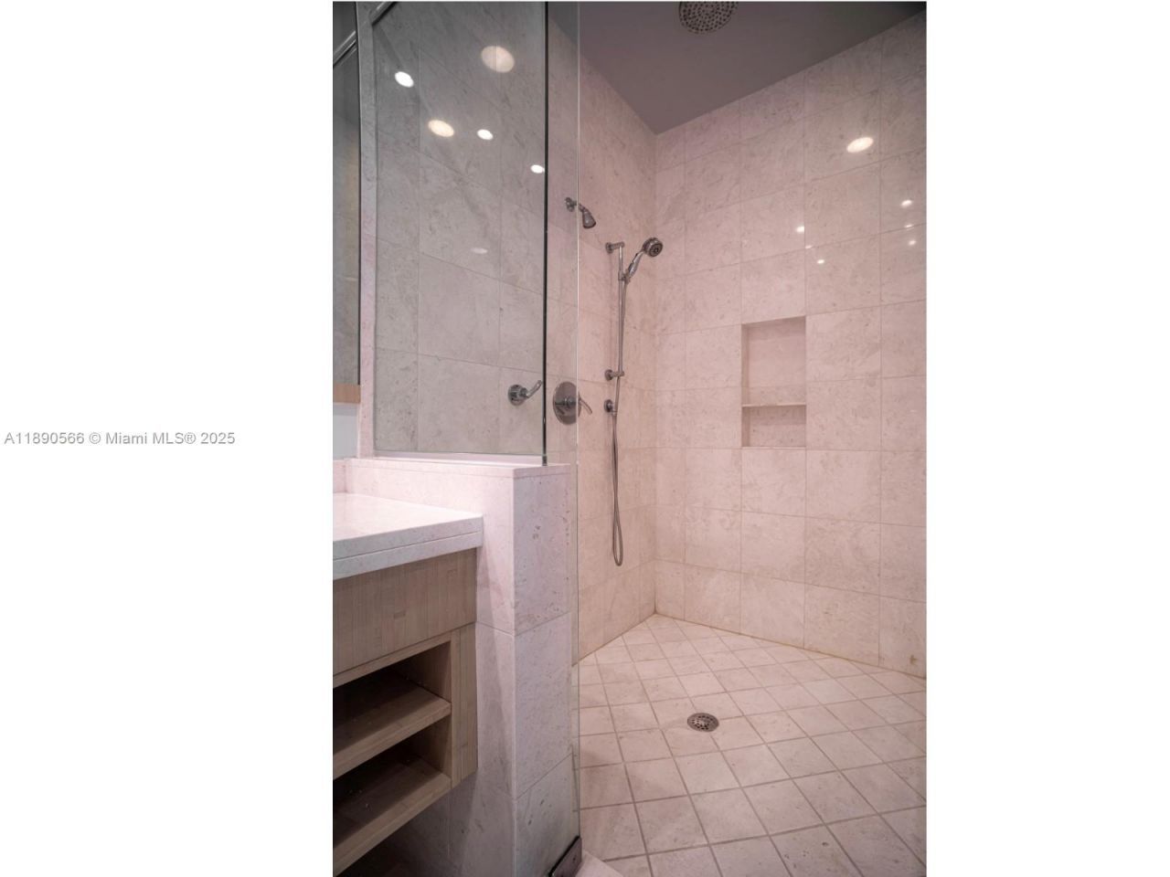 900 Brickell Key Blvd, Unit 2204, Miami, FL 33131 Photo