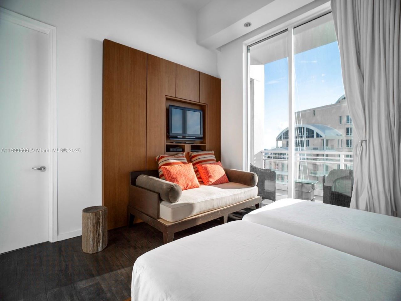 900 Brickell Key Blvd, Unit 2204, Miami, FL 33131 Photo