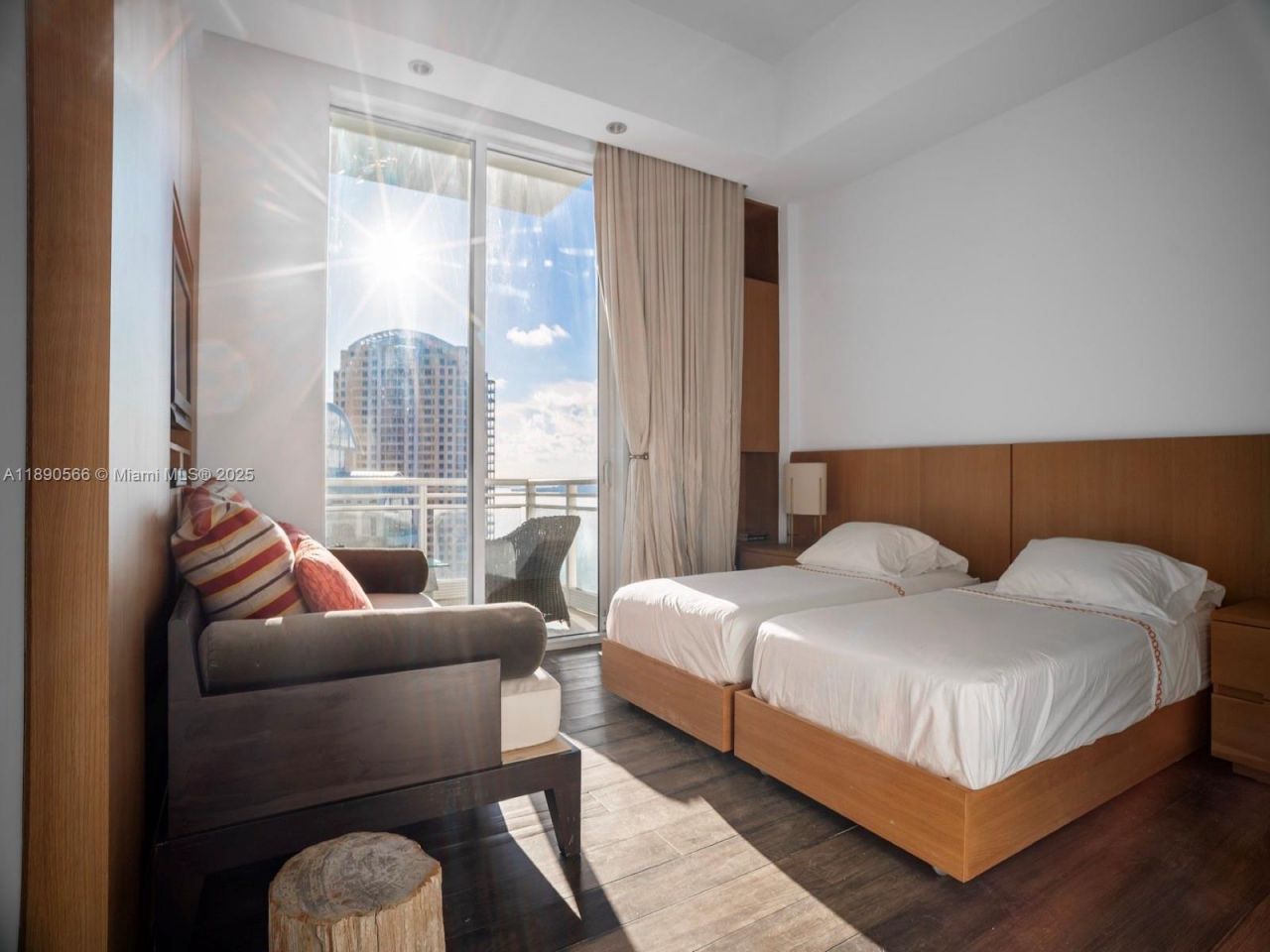 900 Brickell Key Blvd, Unit 2204, Miami, FL 33131 Photo