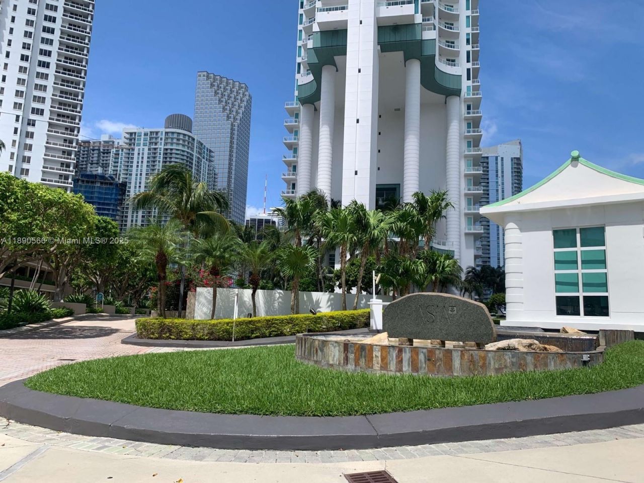 900 Brickell Key Blvd, Unit 2204, Miami, FL 33131 Photo