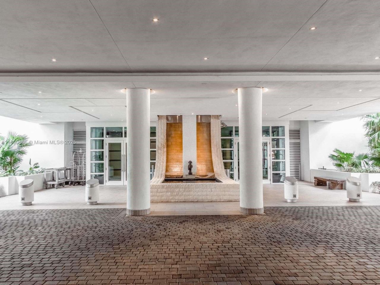 900 Brickell Key Blvd, Unit 2204, Miami, FL 33131 Photo