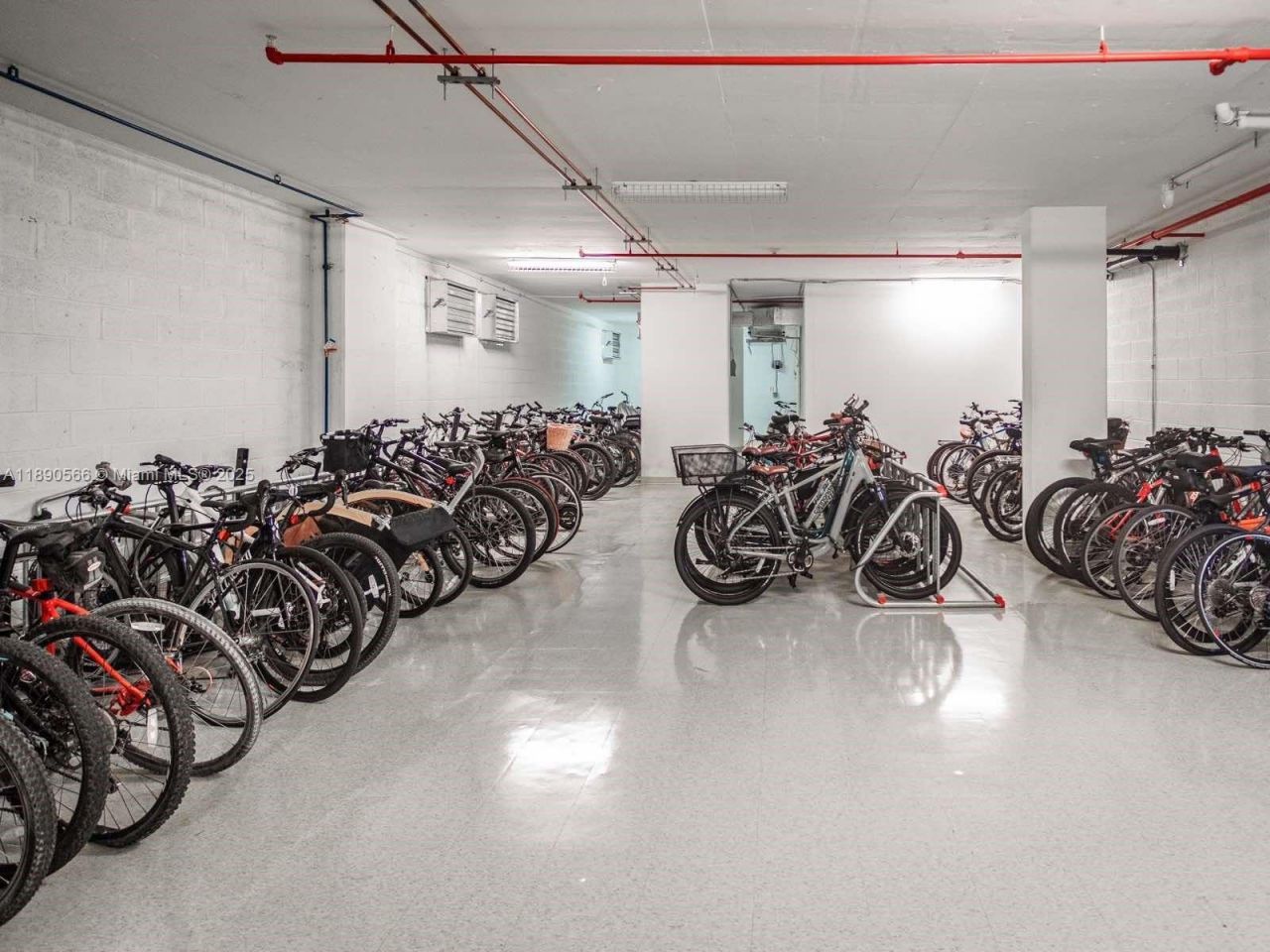 900 Brickell Key Blvd, Unit 2204, Miami, FL 33131 Photo