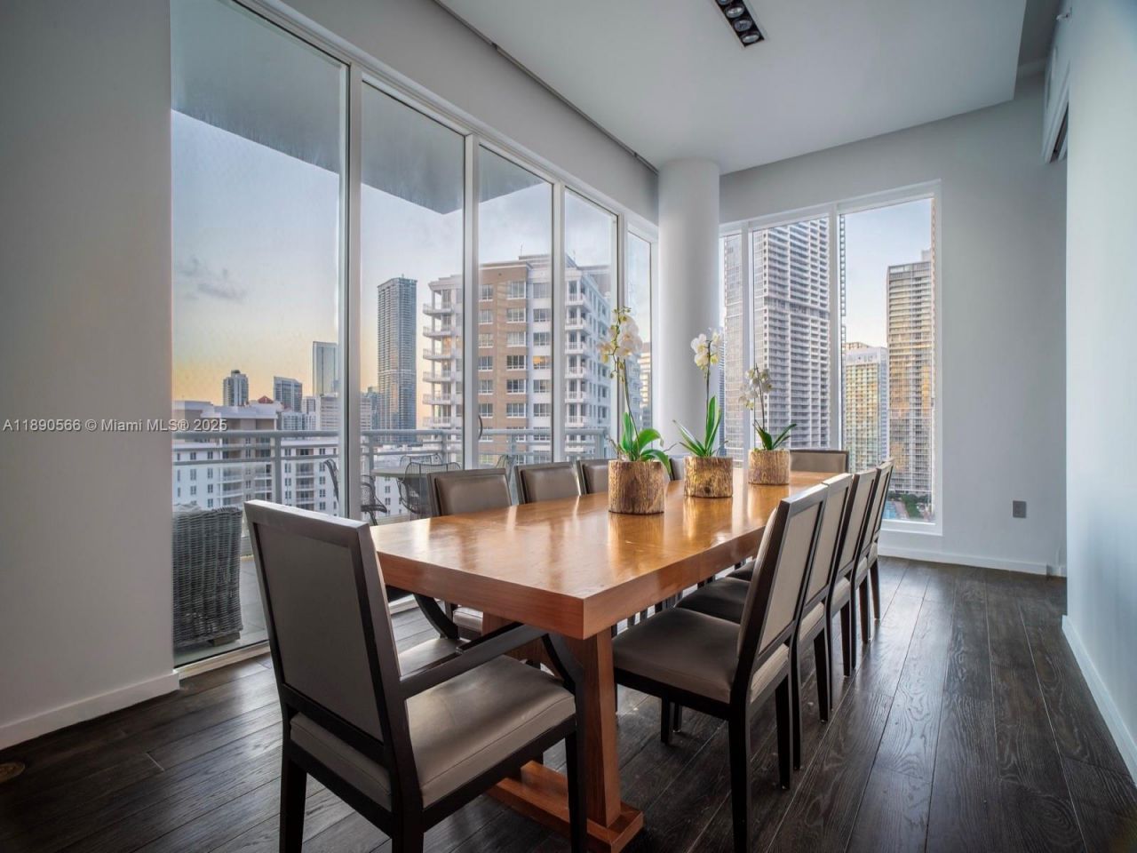 900 Brickell Key Blvd, Unit 2204, Miami, FL 33131 Photo