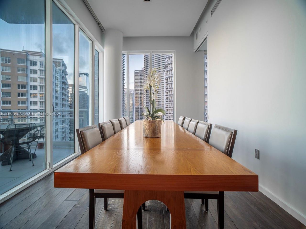 900 Brickell Key Blvd, Unit 2204, Miami, FL 33131 Photo