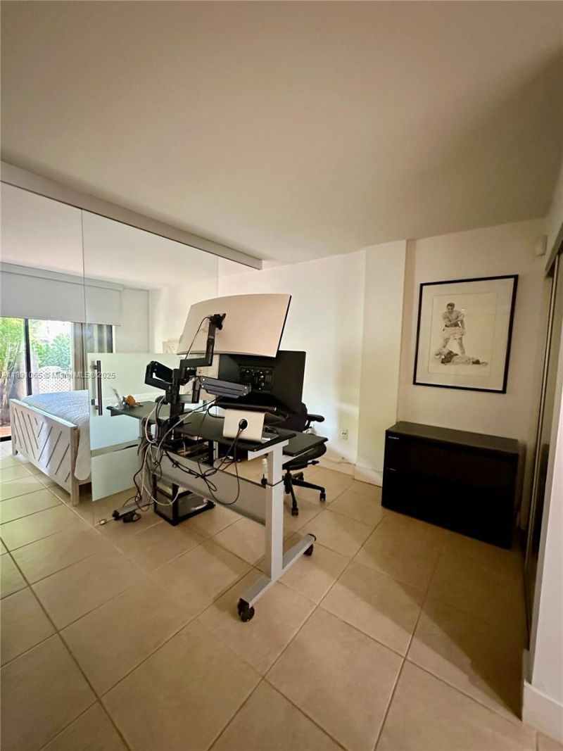 1650 NE 115th St, Unit 102, Miami, FL 33181 Photo