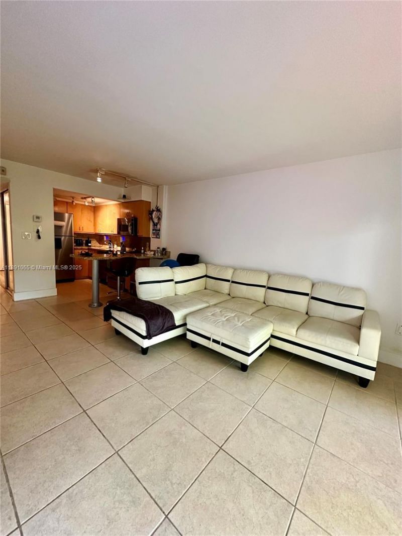 1650 NE 115th St, Unit 102, Miami, FL 33181 Photo