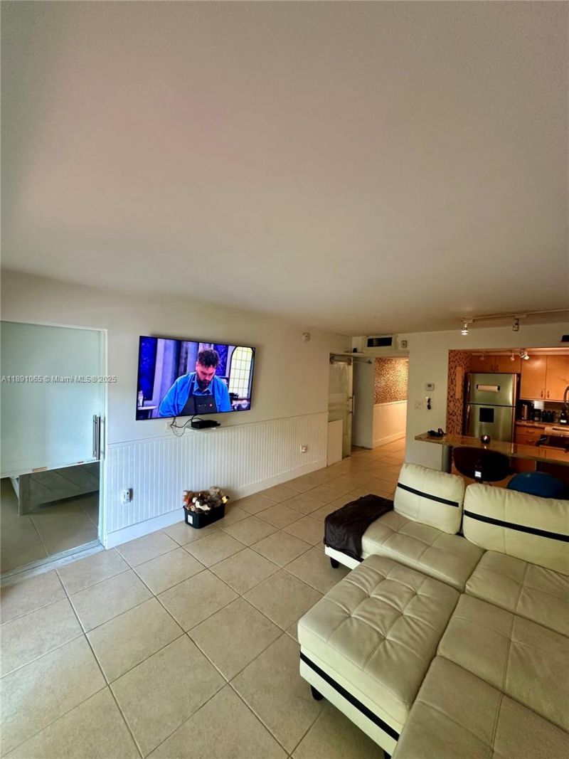 1650 NE 115th St, Unit 102, Miami, FL 33181 Photo