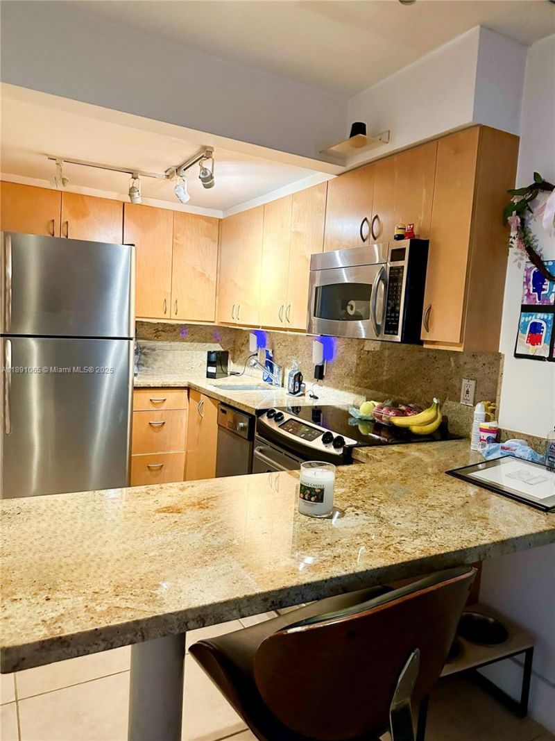 1650 NE 115th St, Unit 102, Miami, FL 33181 Photo