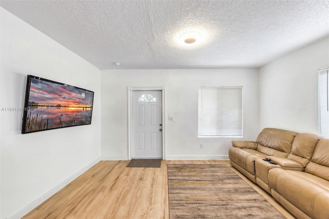 110 NE 9th Ct, Homestead, FL 33030 Photo