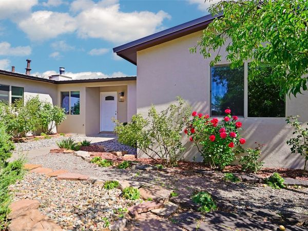 2305 Calle Pacifica, Santa Fe, NM 87505