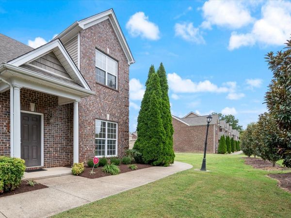 220 Rowlette Cir, Murfreesboro, TN 37127