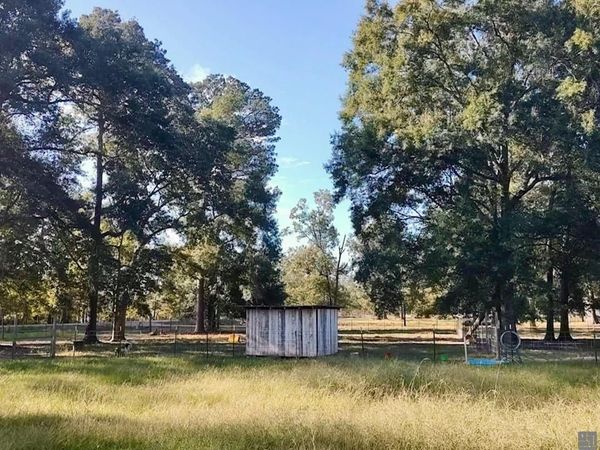 38707 John Lanier Rd, Walker, LA 70785