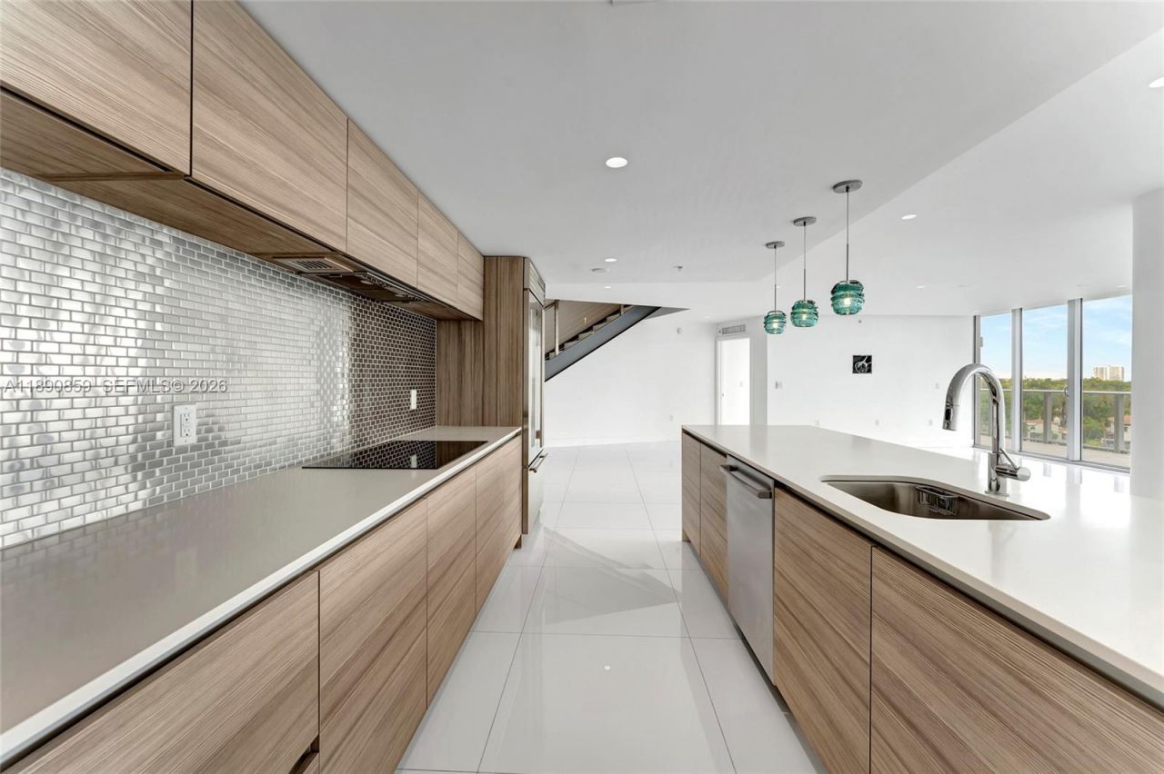 6620 Indian Creek Dr, Unit PH711, Miami Beach, FL 33141 Photo