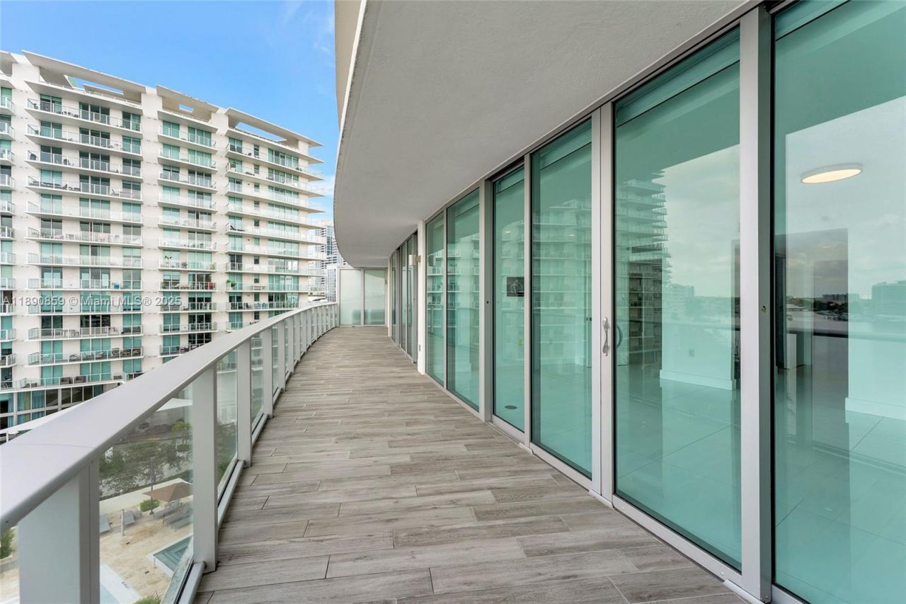 6620 Indian Creek Dr, Unit PH711, Miami Beach, FL 33141 Photo