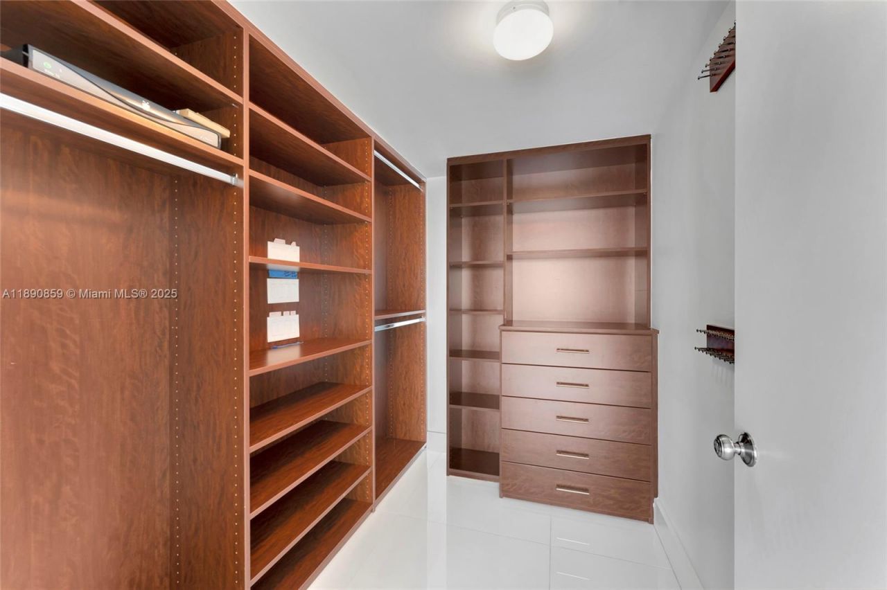 6620 Indian Creek Dr, Unit PH711, Miami Beach, FL 33141 Photo