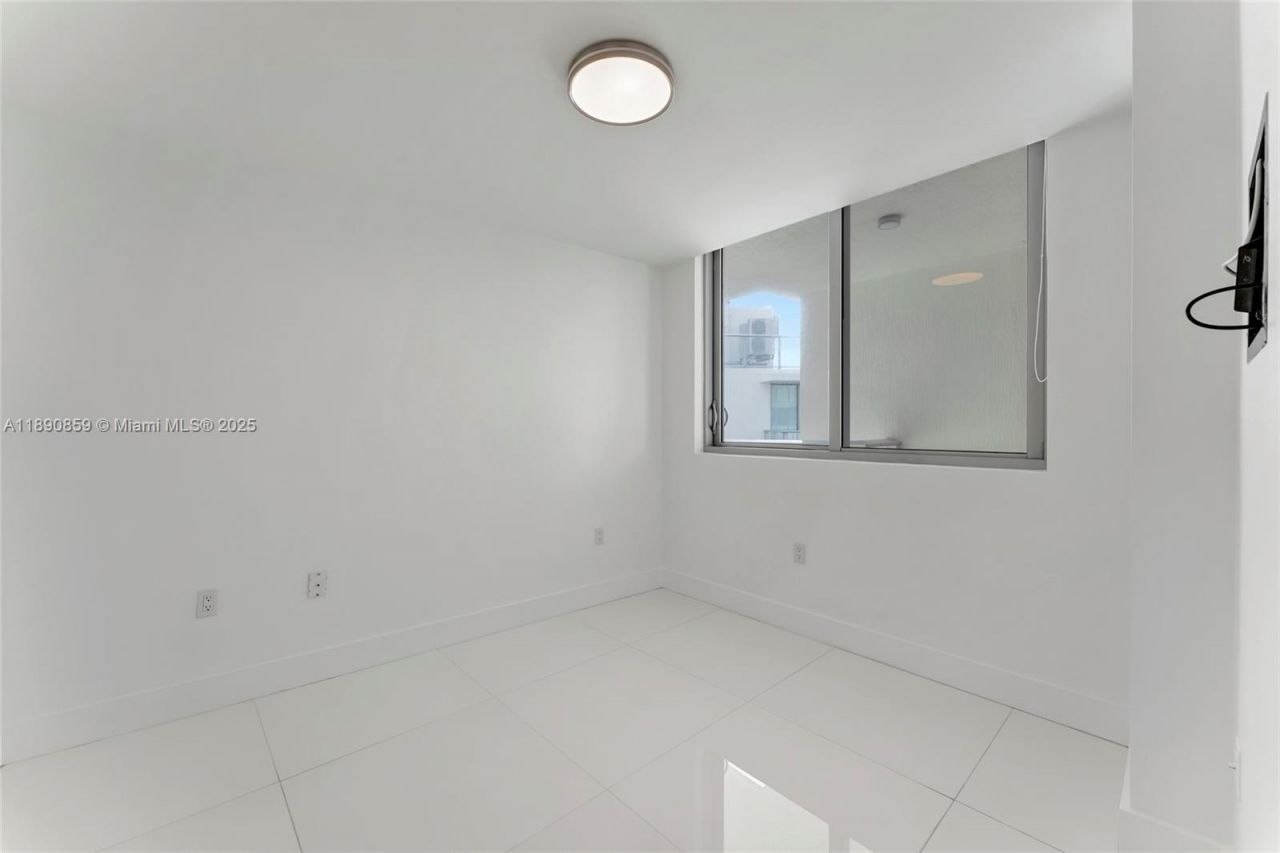 6620 Indian Creek Dr, Unit PH711, Miami Beach, FL 33141 Photo