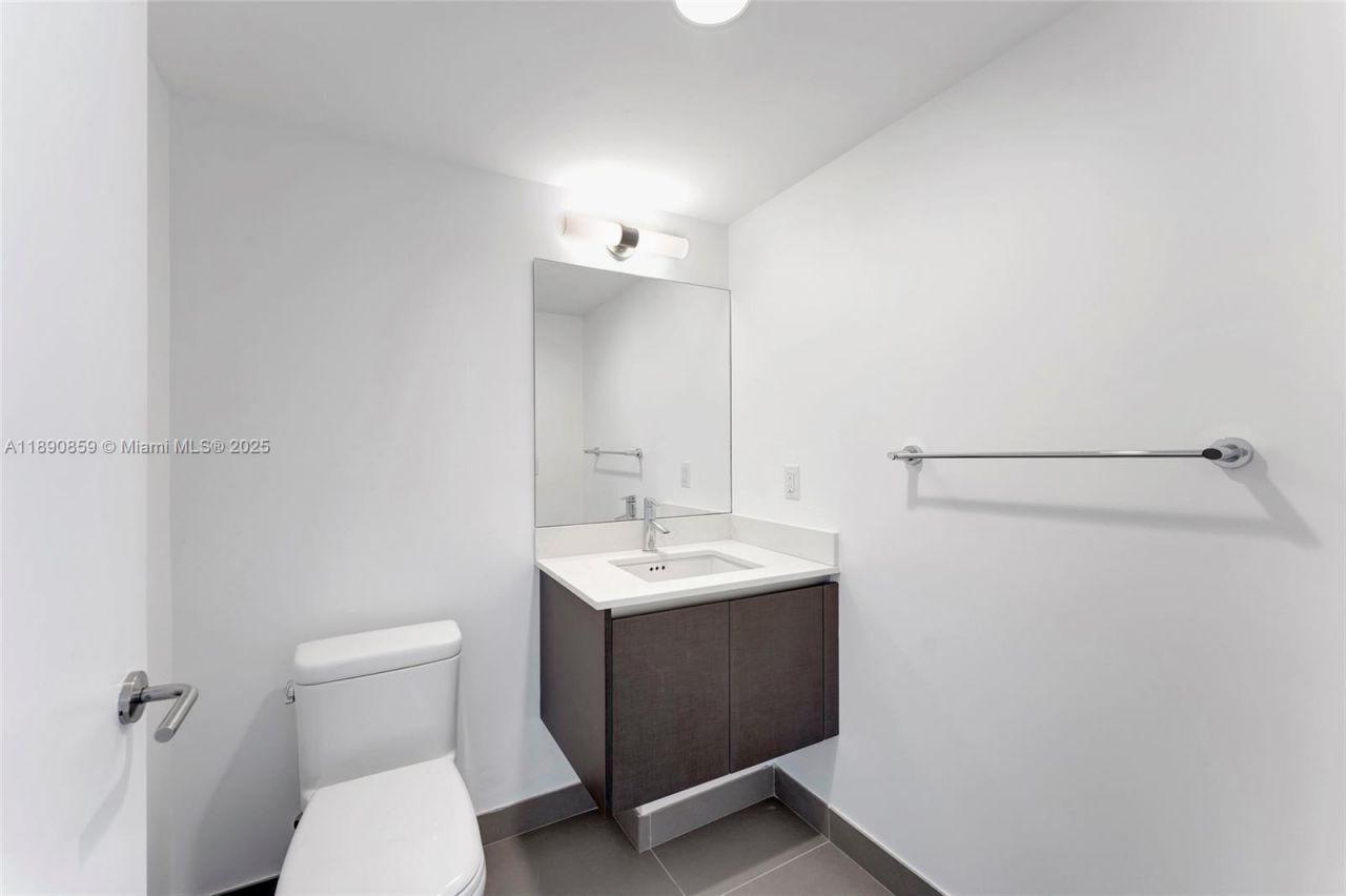 6620 Indian Creek Dr, Unit PH711, Miami Beach, FL 33141 Photo