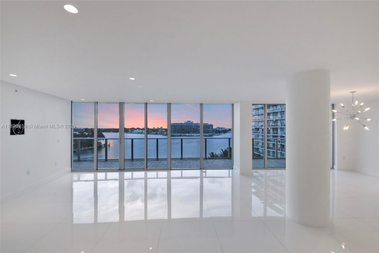 6620 Indian Creek Dr, Unit PH711, Miami Beach, FL 33141 Photo