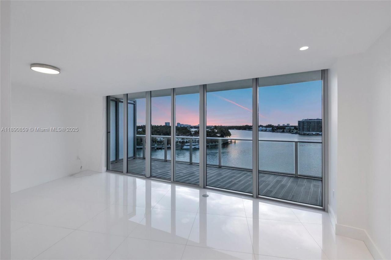 6620 Indian Creek Dr, Unit PH711, Miami Beach, FL 33141 Photo