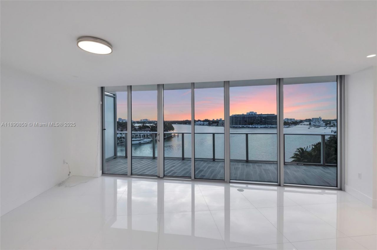 6620 Indian Creek Dr, Unit PH711, Miami Beach, FL 33141 Photo