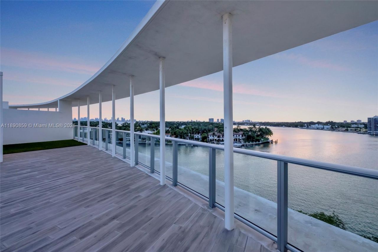 6620 Indian Creek Dr, Unit PH711, Miami Beach, FL 33141 Photo