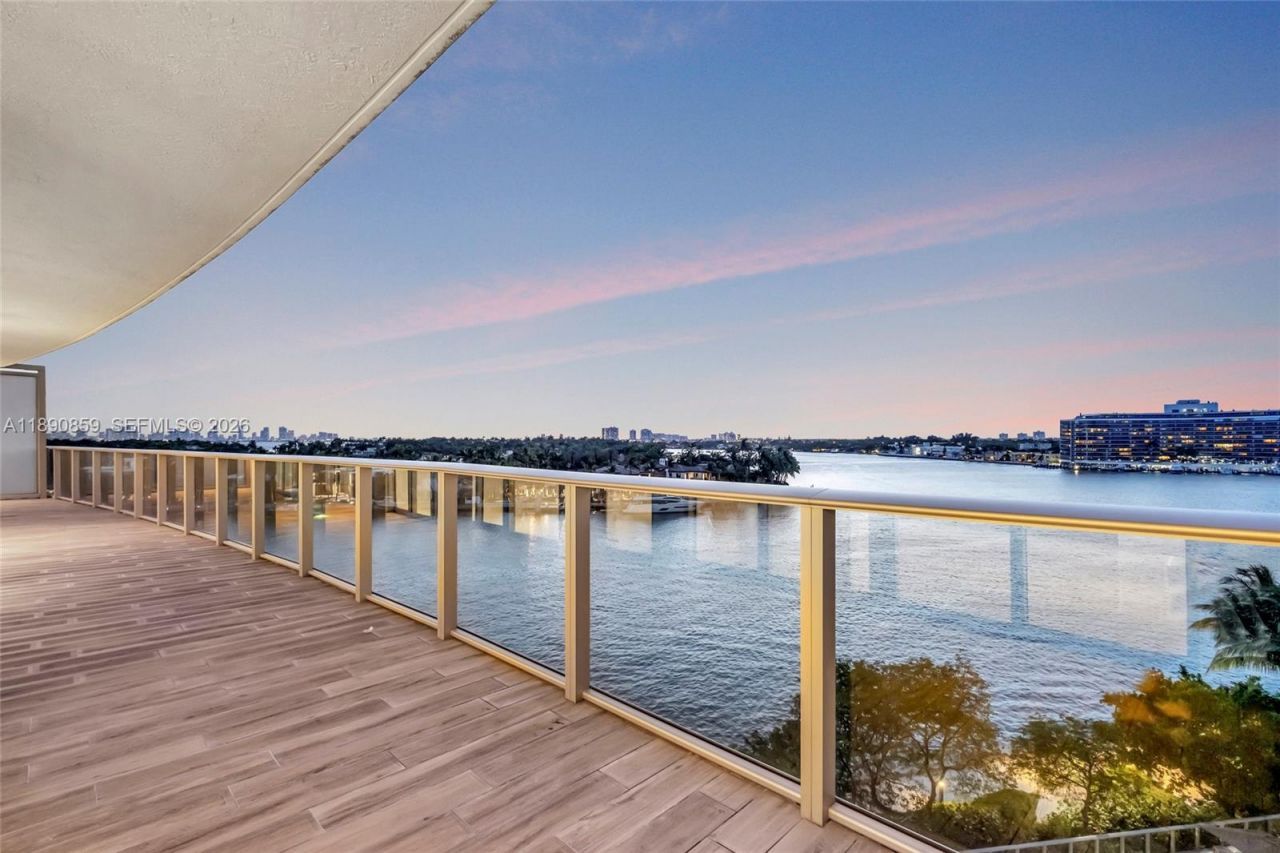 6620 Indian Creek Dr, Unit PH711, Miami Beach, FL 33141 Photo