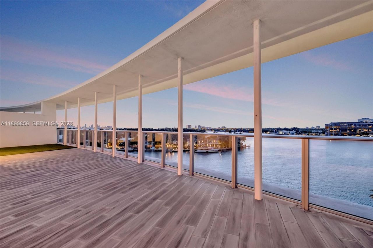 6620 Indian Creek Dr, Unit PH711, Miami Beach, FL 33141 Photo