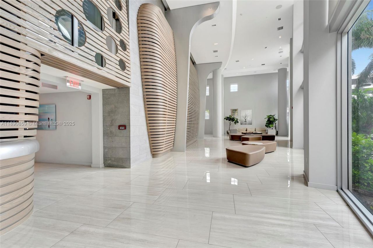 6620 Indian Creek Dr, Unit PH711, Miami Beach, FL 33141 Photo