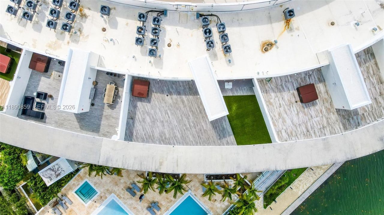 6620 Indian Creek Dr, Unit PH711, Miami Beach, FL 33141 Photo