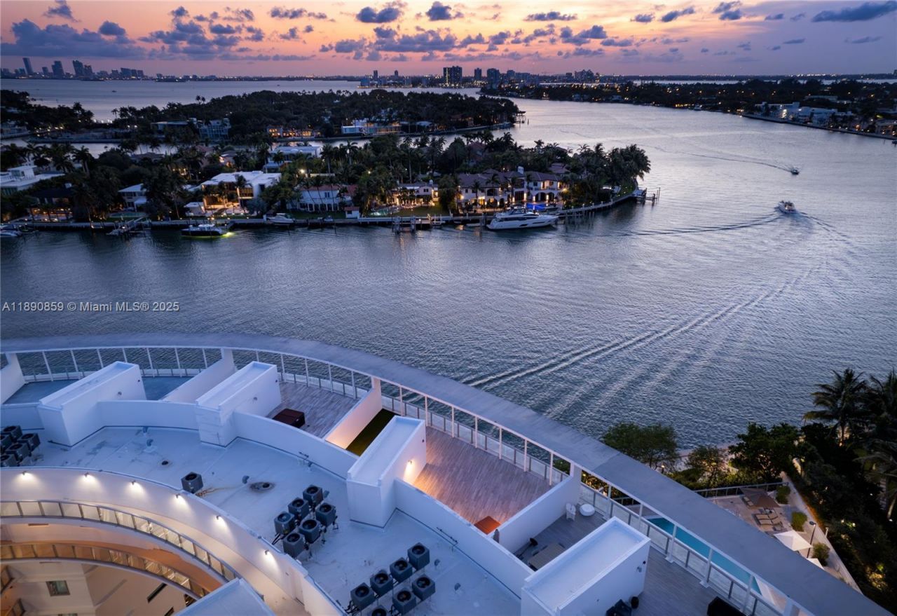 6620 Indian Creek Dr, Unit PH711, Miami Beach, FL 33141 Photo