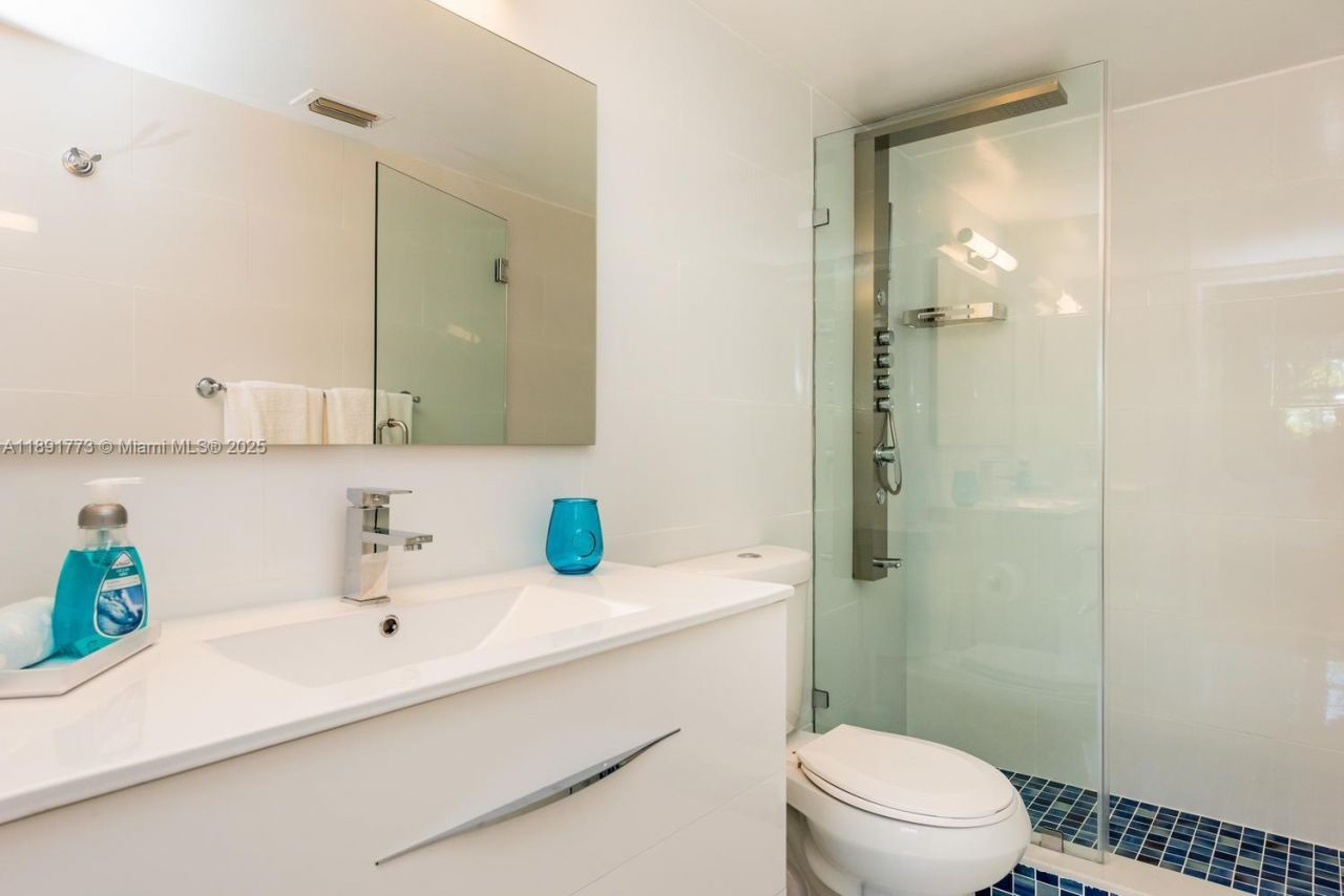 19801 E Country Club Dr, Unit 4501, Aventura, FL 33180 Photo