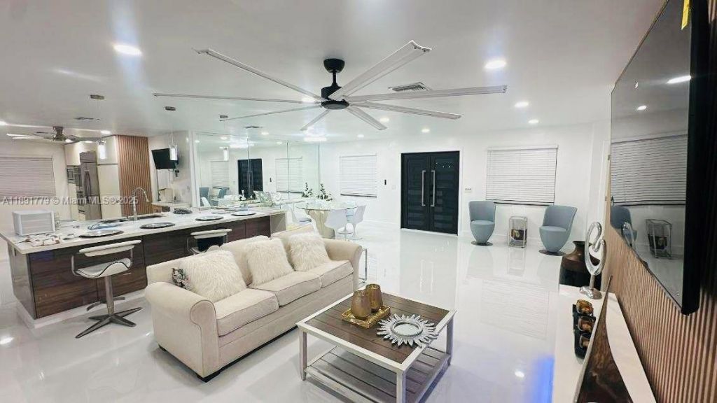 541 SE 17th Ave, Unit 541, Deerfield Beach, FL 33441 Photo