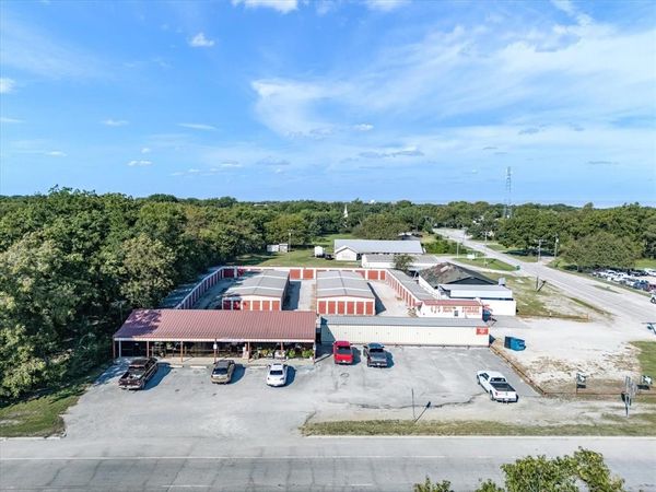 300 S State Highway 101, Chico, TX 76431
