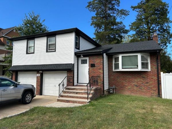 126 W 5Th Ave, Roselle, NJ 07203
