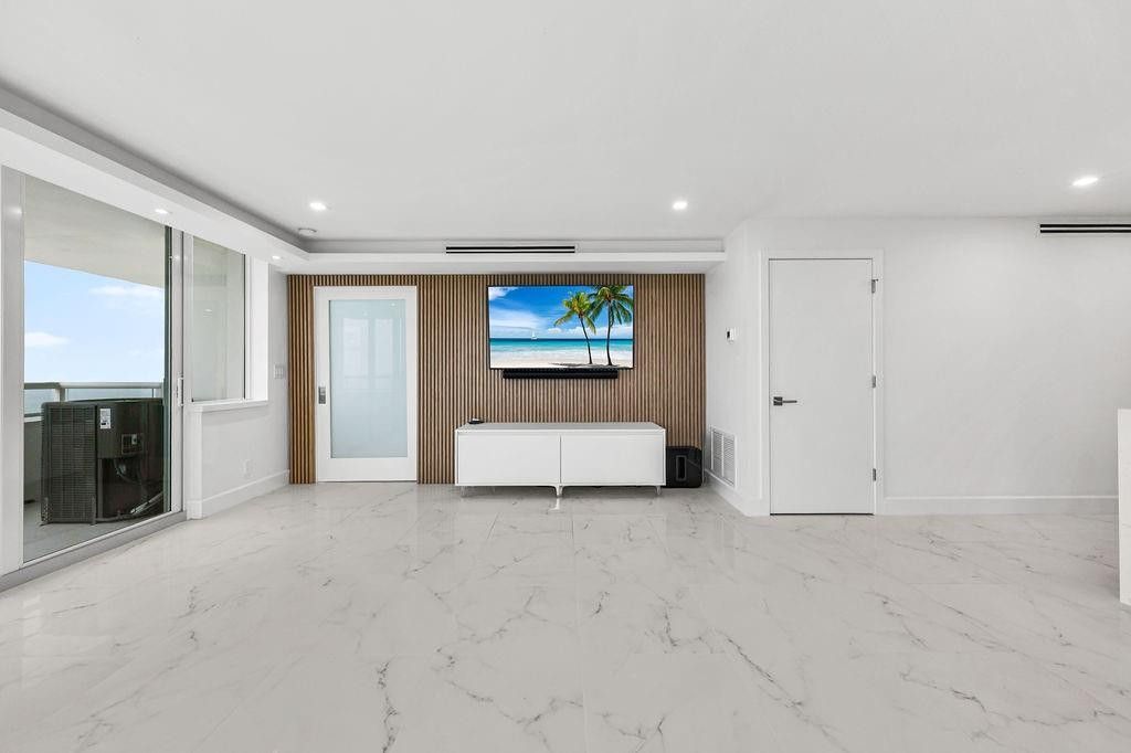 545 S Fort Lauderdale Beach Boulevard, Unit 1701, Fort Lauderdale, FL 33316 Photo