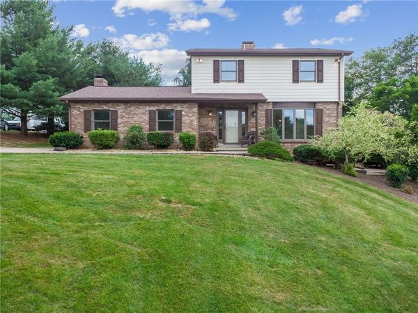 35 Blueberry Lane, Cecil, PA 15321