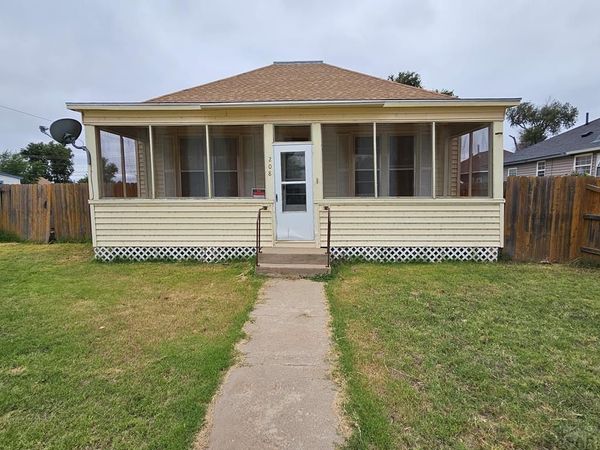 208 S 6th St, Holly, CO 81047