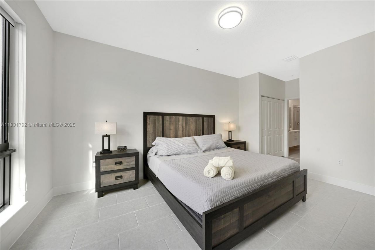 8167 NW 41st St, Unit E-203, Doral, FL 33166 Photo