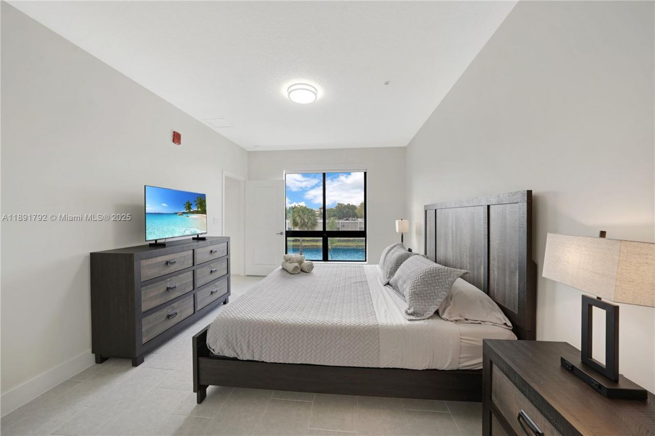 8167 NW 41st St, Unit E-203, Doral, FL 33166 Photo