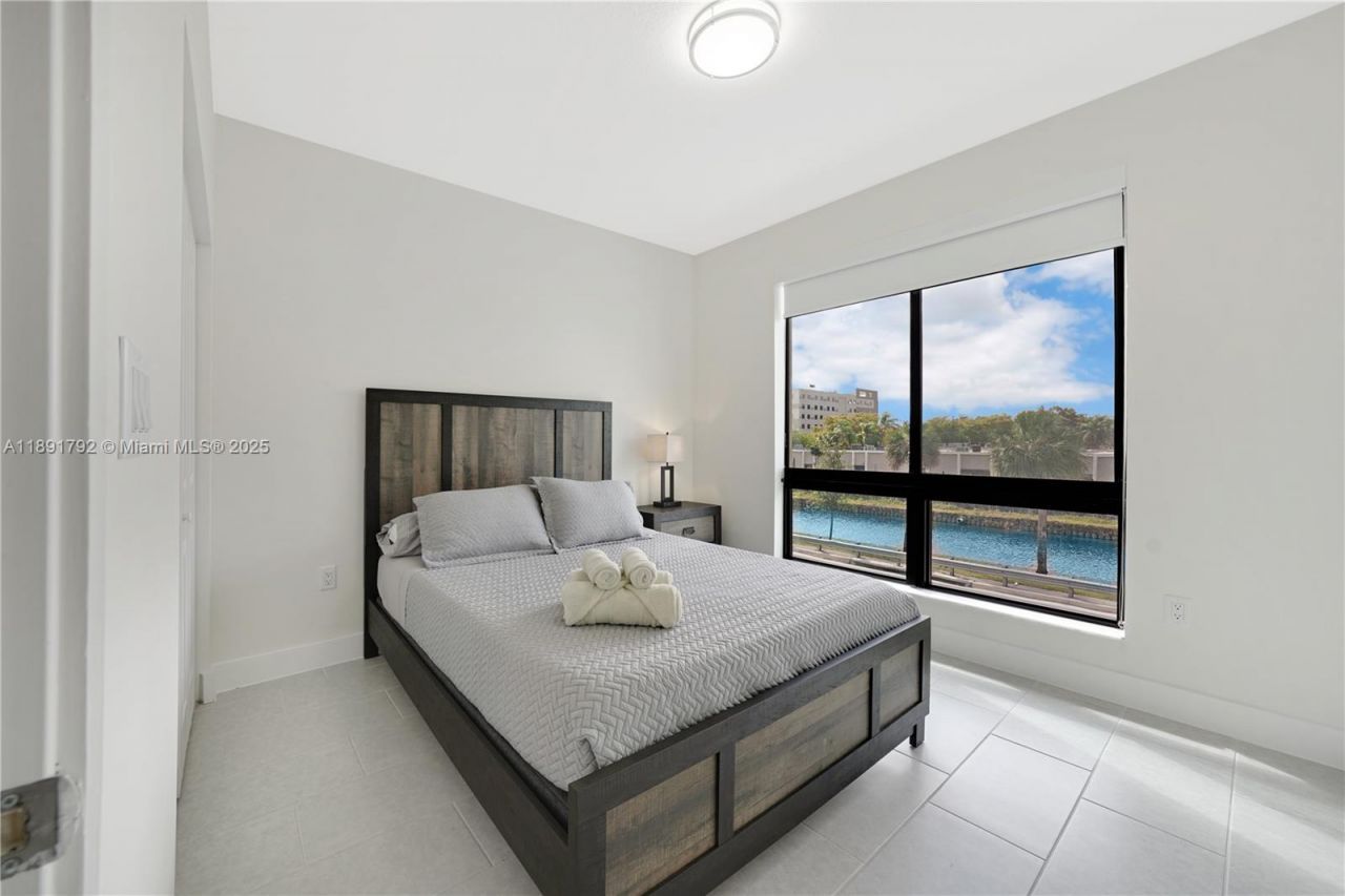 8167 NW 41st St, Unit E-203, Doral, FL 33166 Photo