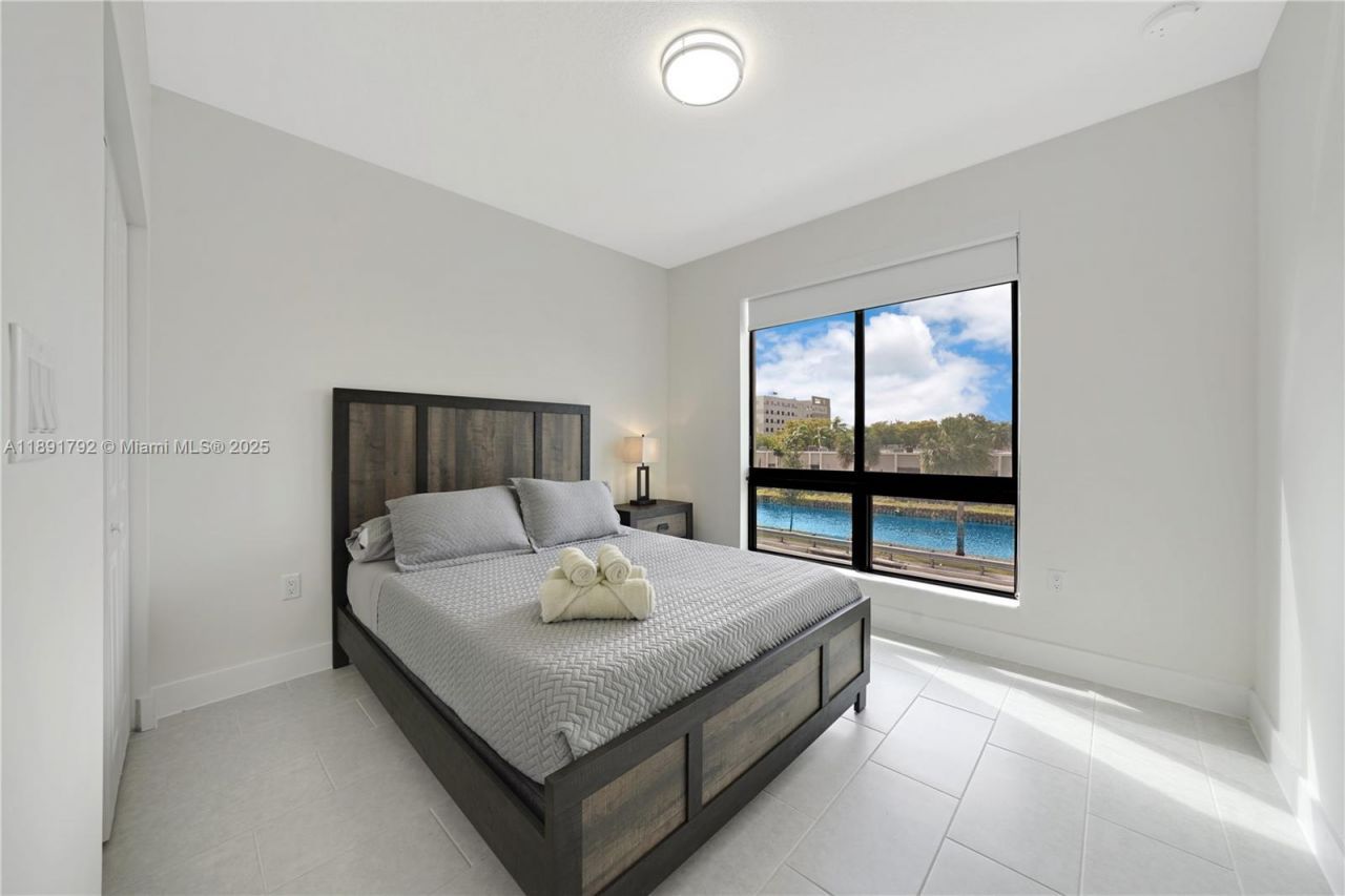 8167 NW 41st St, Unit E-203, Doral, FL 33166 Photo