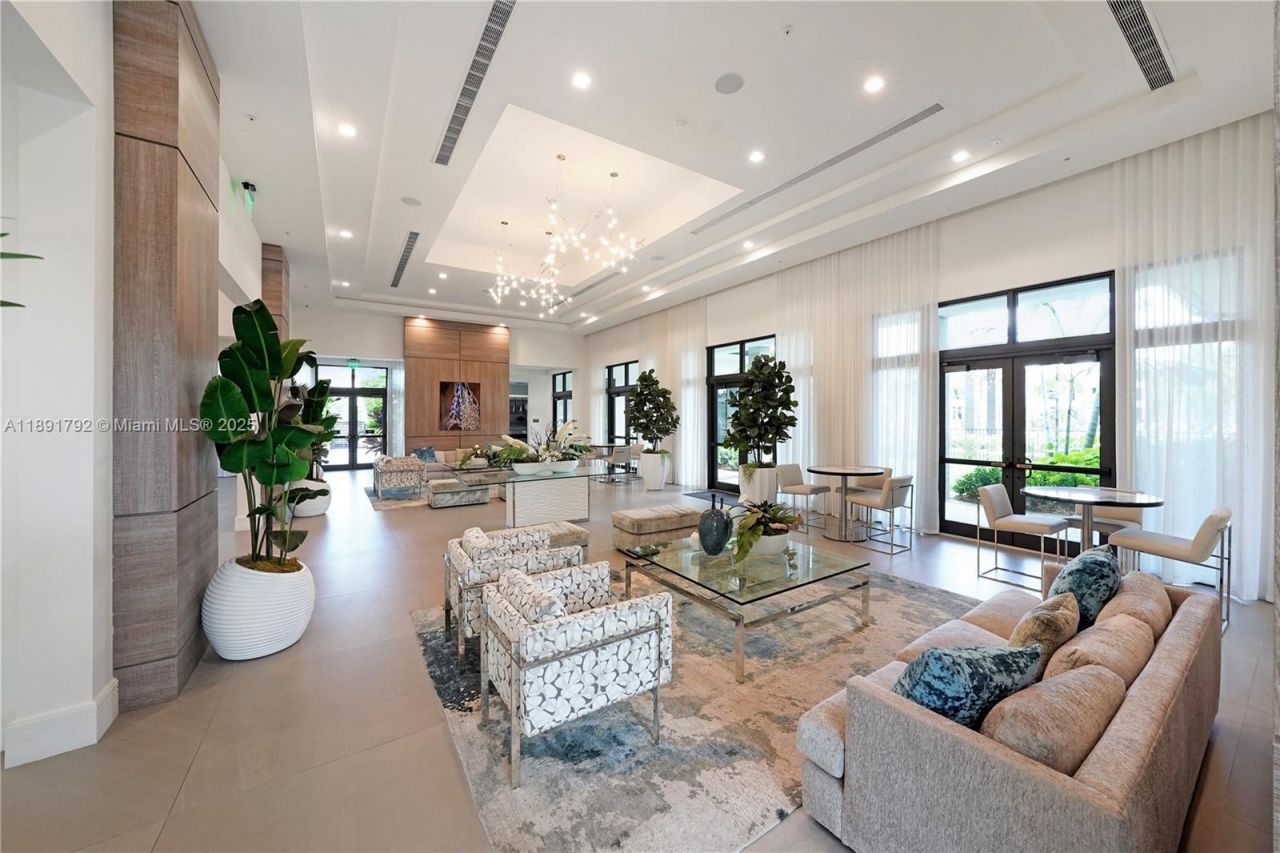 8167 NW 41st St, Unit E-203, Doral, FL 33166 Photo