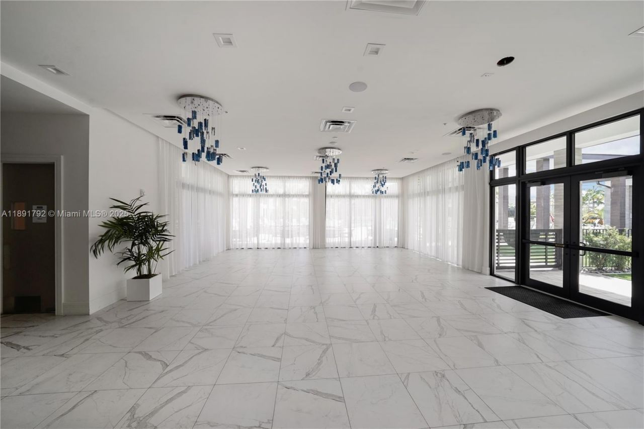 8167 NW 41st St, Unit E-203, Doral, FL 33166 Photo