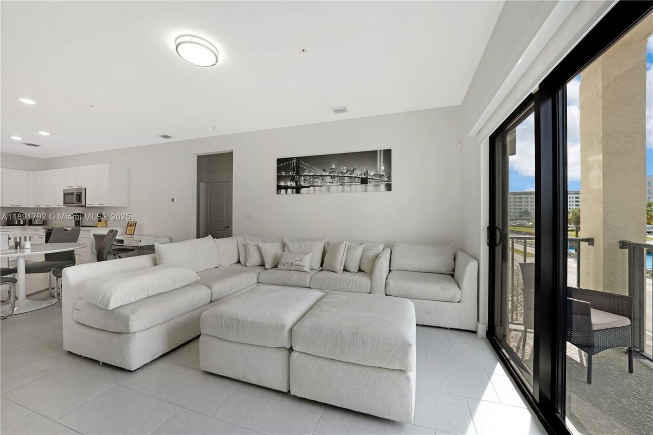 8167 NW 41st St, Unit E-203, Doral, FL 33166 Photo