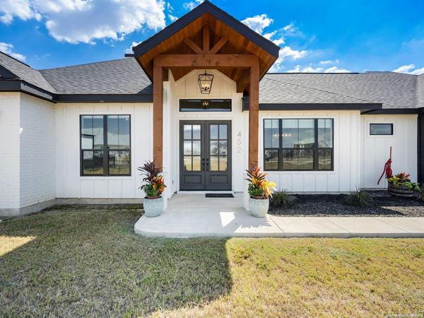 452 Farmstead, Seguin, TX 78155