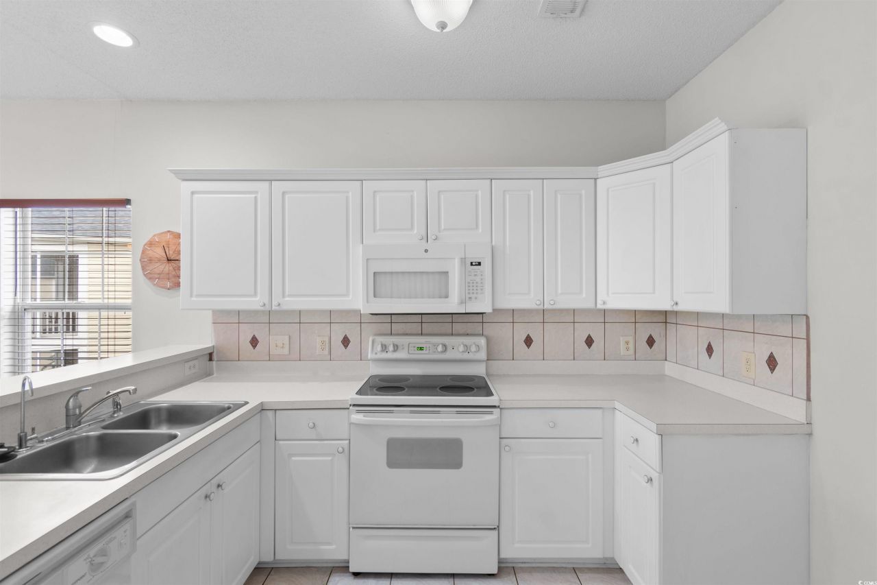 2040 Cross Gate Blvd. Photo 4